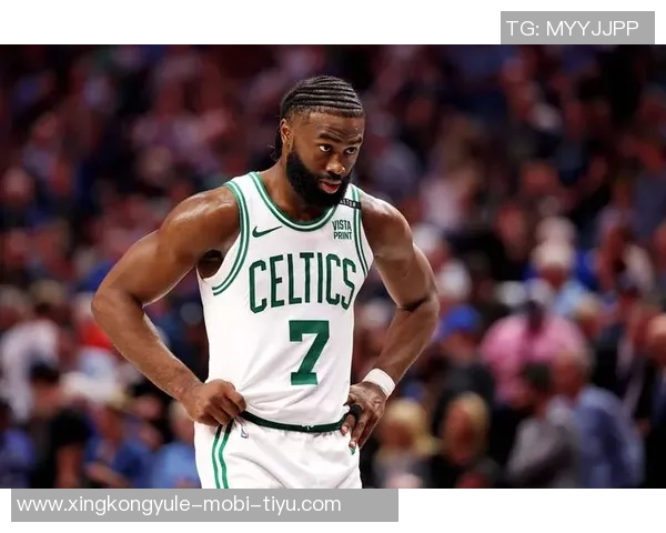 杰伦布朗本赛季表现惊艳场均293分63篮板5助攻创生涯新高